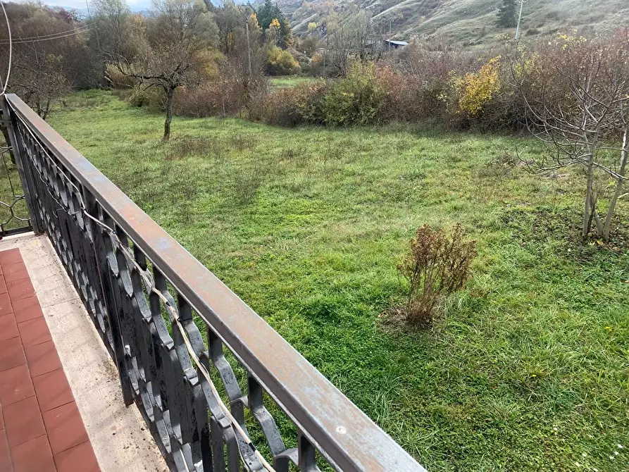 Immagine 3 di Casa indipendente in vendita  in Via Le Crete a Tagliacozzo