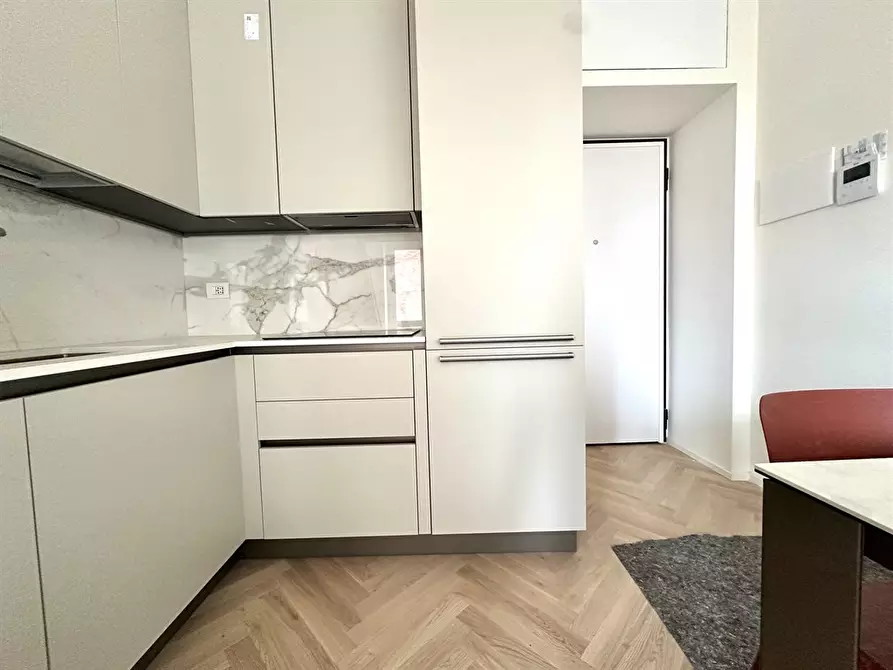 Immagine 5 di Appartamento in vendita  in via stresa 15 a Milano