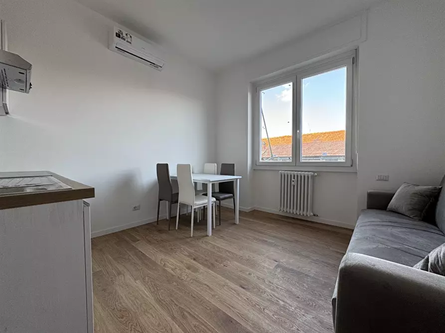 Immagine 9 di Appartamento in vendita  in PIAZZA BANDE NERE a Milano