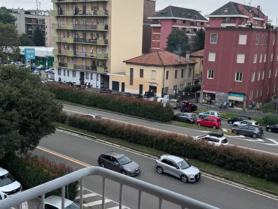 Immagine 2 di Appartamento in vendita  in Via Famagosta 7 a Milano