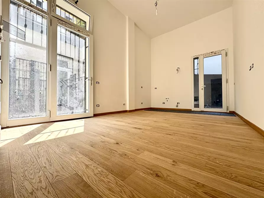 Immagine 1 di Appartamento in vendita  in Viale Umbria a Milano