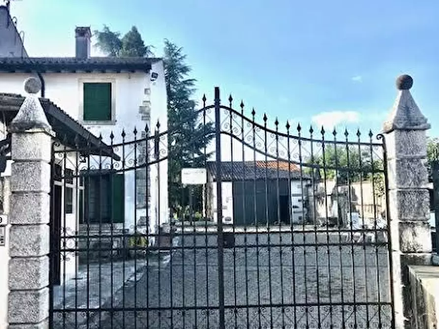 Immagine 8 di Villa in vendita  a Colognola Ai Colli
