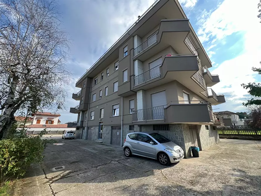 Immagine 2 di Palazzo in vendita  a Tigliole