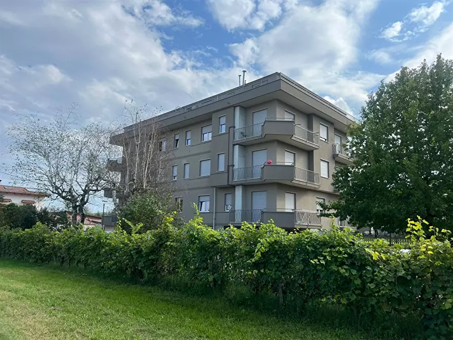 Immagine 4 di Palazzo in vendita  a Tigliole