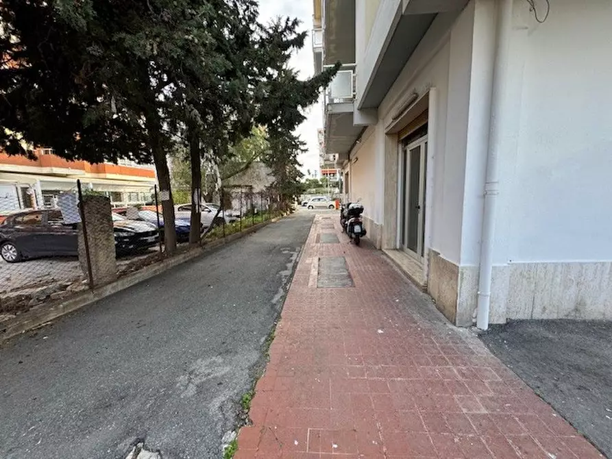Immagine 5 di Showroom in vendita  in via tacito a Ventimiglia