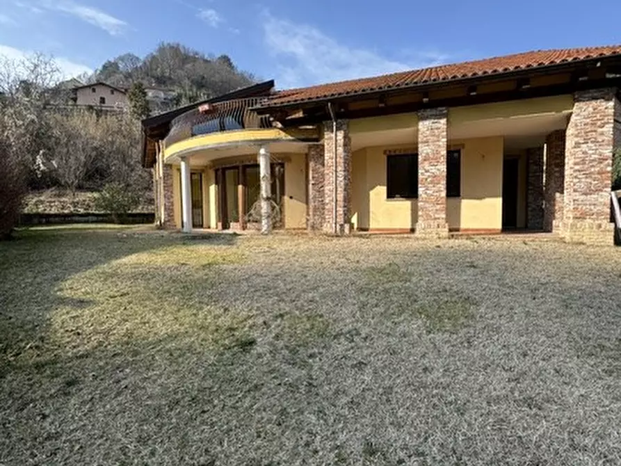 Immagine 2 di Appartamento in vendita  in via alba a Monticello D'alba