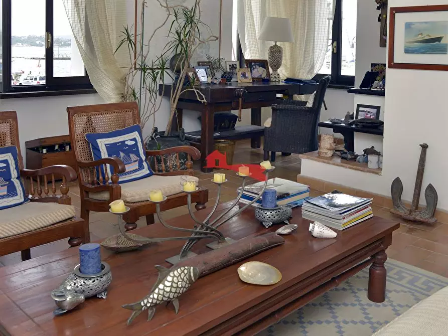 Immagine 2 di Casa indipendente in vendita  a La Maddalena