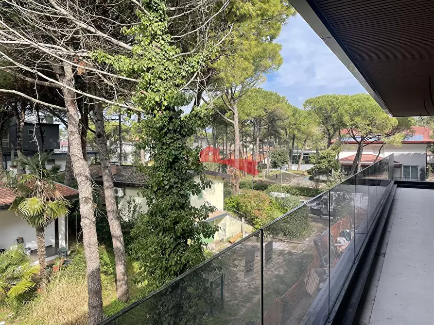 Immagine 6 di Appartamento in vendita  in VIA DEI PINI a Lignano Sabbiadoro