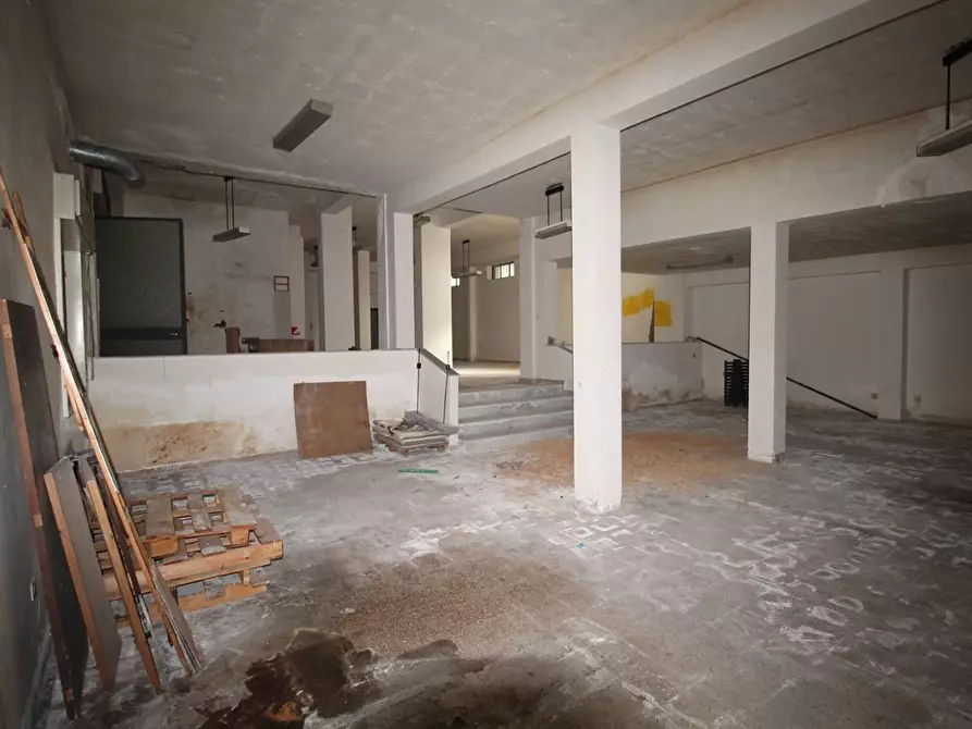 Immagine 2 di Laboratorio in vendita  in VIA TOMASELLI a Gravina Di Catania
