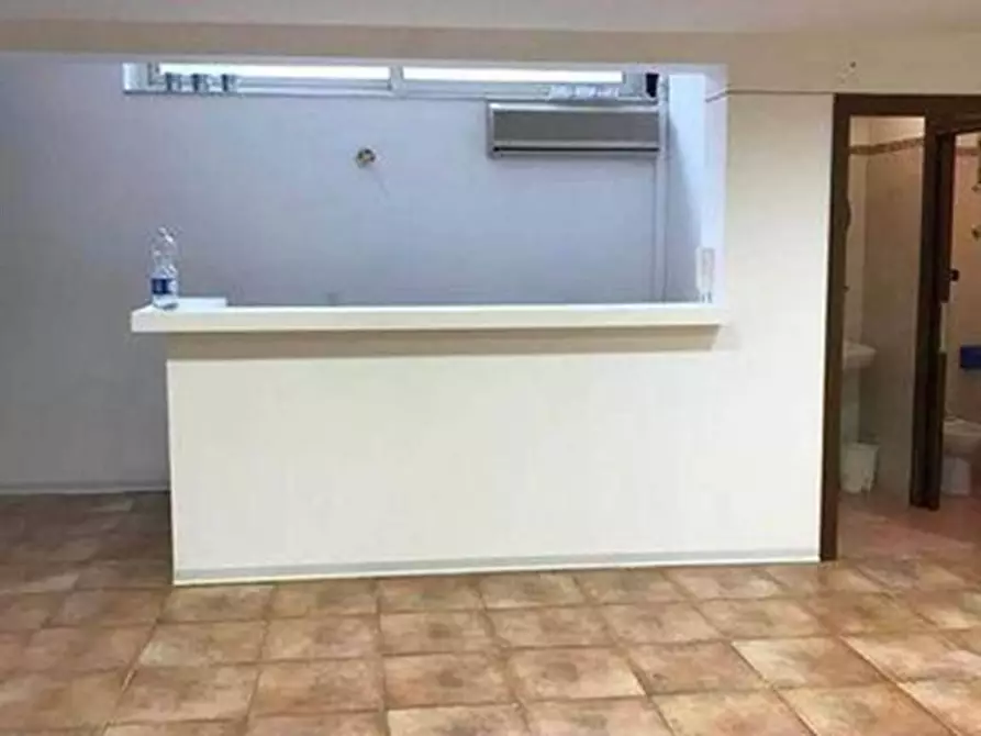 Immagine 4 di Magazzino in vendita  in VIA etnea 179 a Tremestieri Etneo