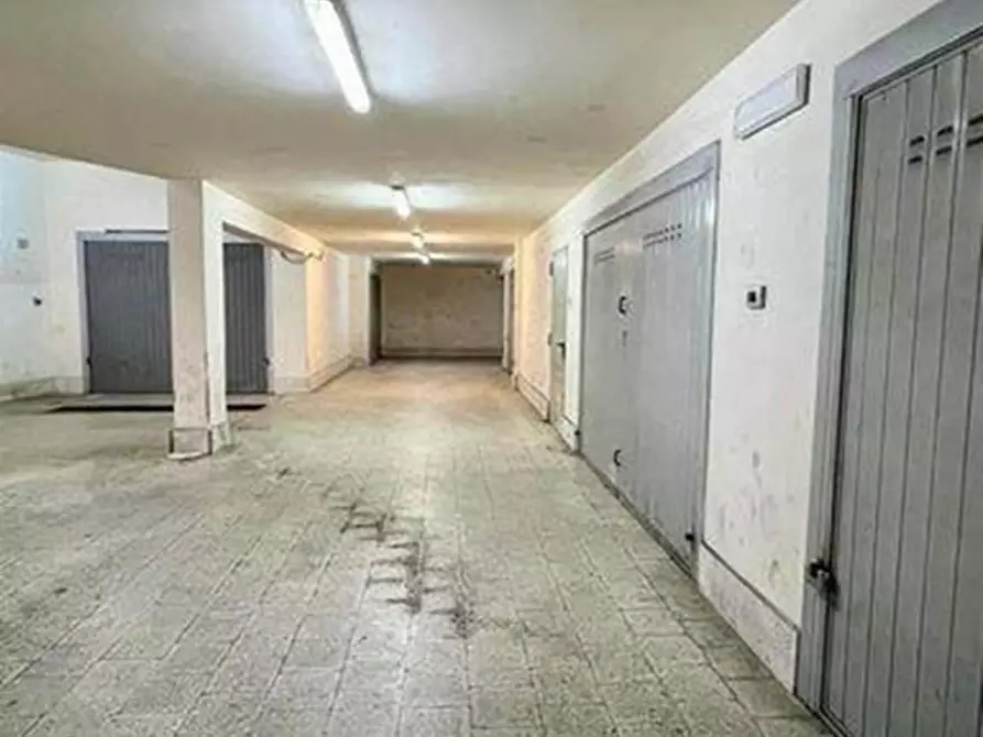 Immagine 5 di Magazzino in vendita  in VIA etnea 179 a Tremestieri Etneo