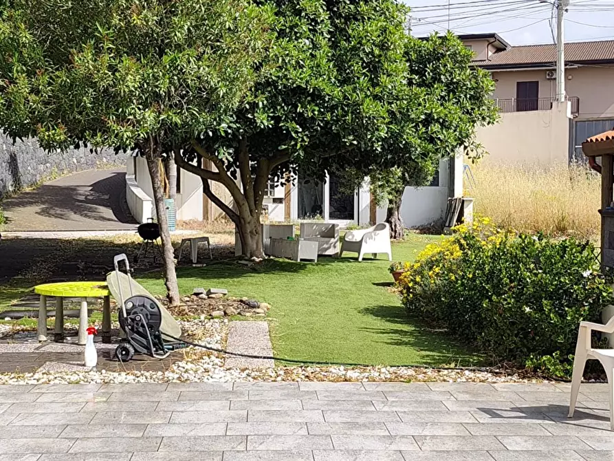 Immagine 3 di Villa in vendita  in via andromeda 31 a Catania