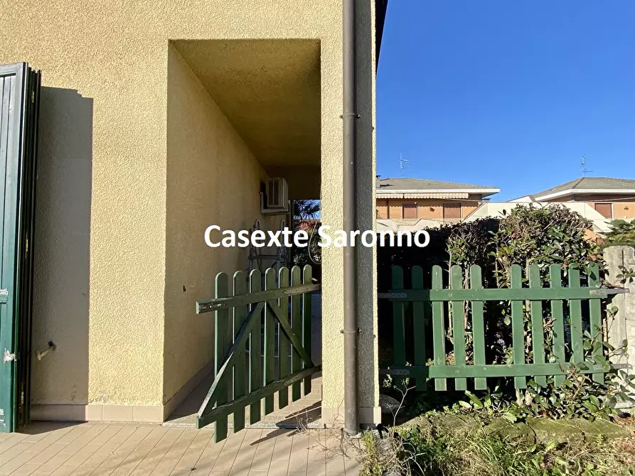Immagine 3 di Villetta a schiera in vendita  a Ferno