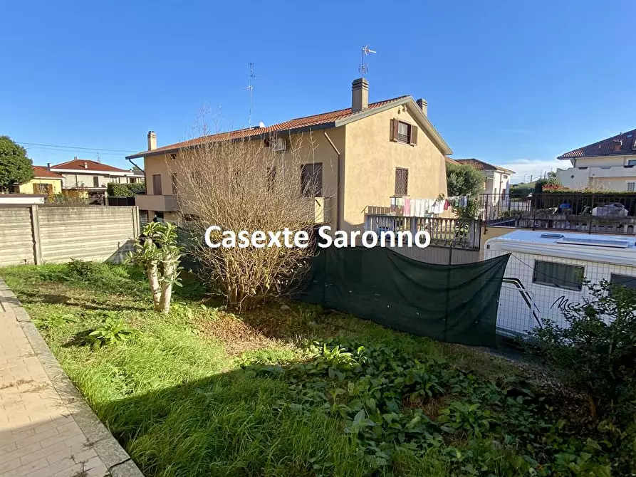 Immagine 2 di Villetta a schiera in vendita  a Ferno