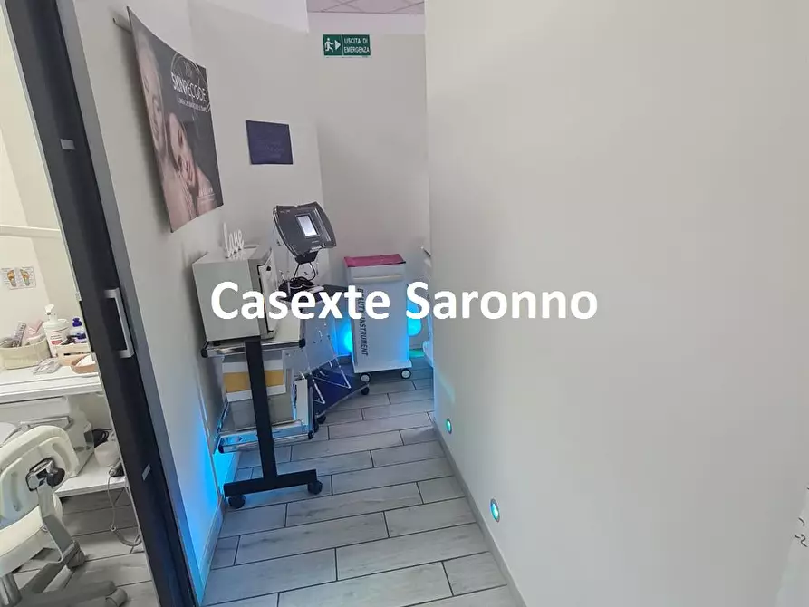 Immagine 5 di Attività commerciale in vendita  a Cassano Magnago