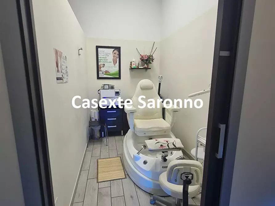 Immagine 6 di Attività commerciale in vendita  a Cassano Magnago