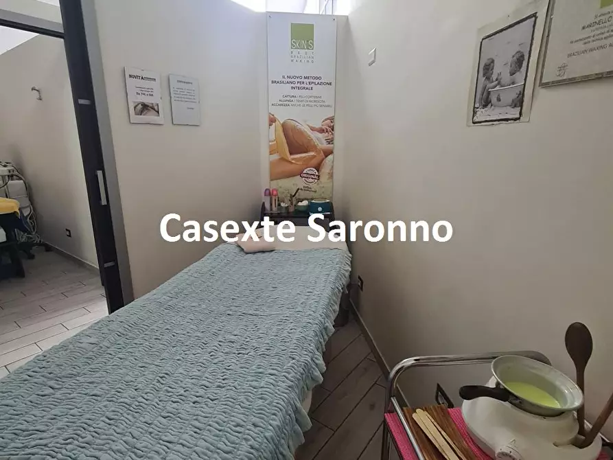 Immagine 1 di Attività commerciale in vendita  a Cassano Magnago