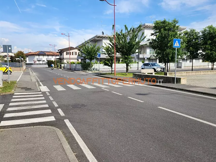 Immagine 7 di Villa in vendita  in Via Liguria snc a Romano Di Lombardia