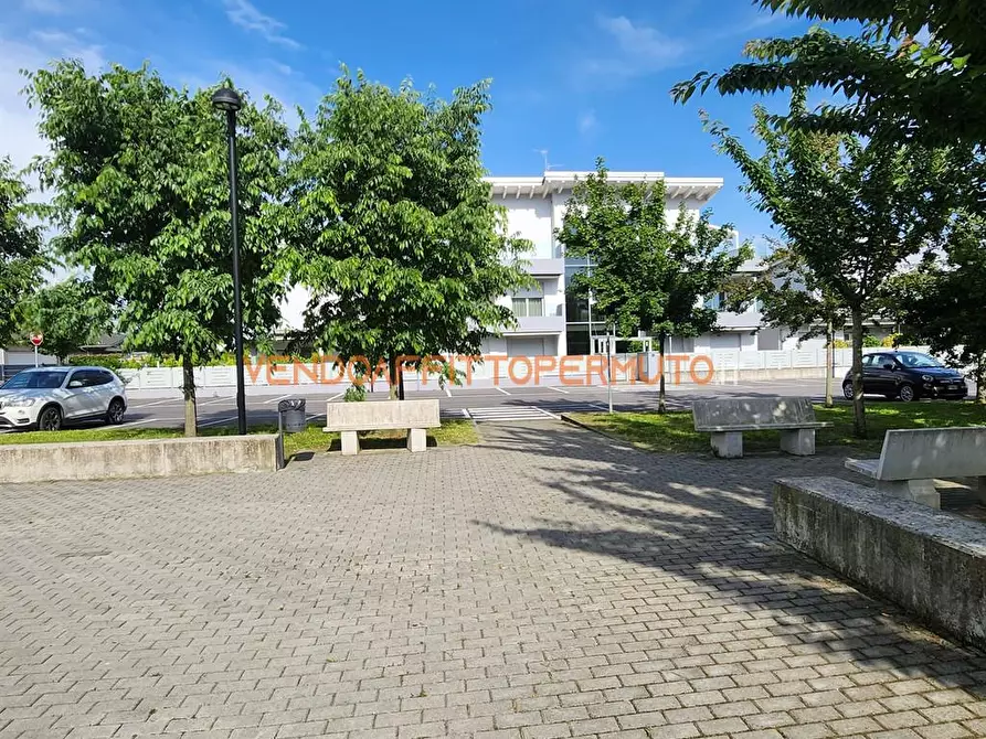 Immagine 3 di Villa in vendita  in Via Liguria snc a Romano Di Lombardia