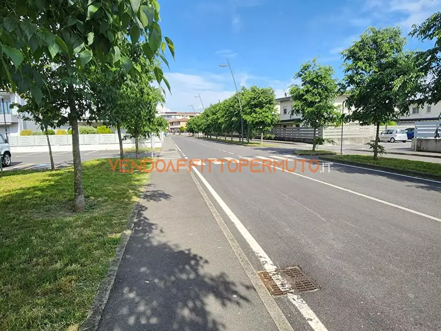 Immagine 2 di Villa in vendita  in Via Liguria snc a Romano Di Lombardia