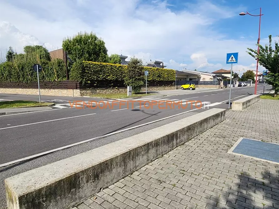 Immagine 6 di Villa in vendita  in Via Liguria snc a Romano Di Lombardia