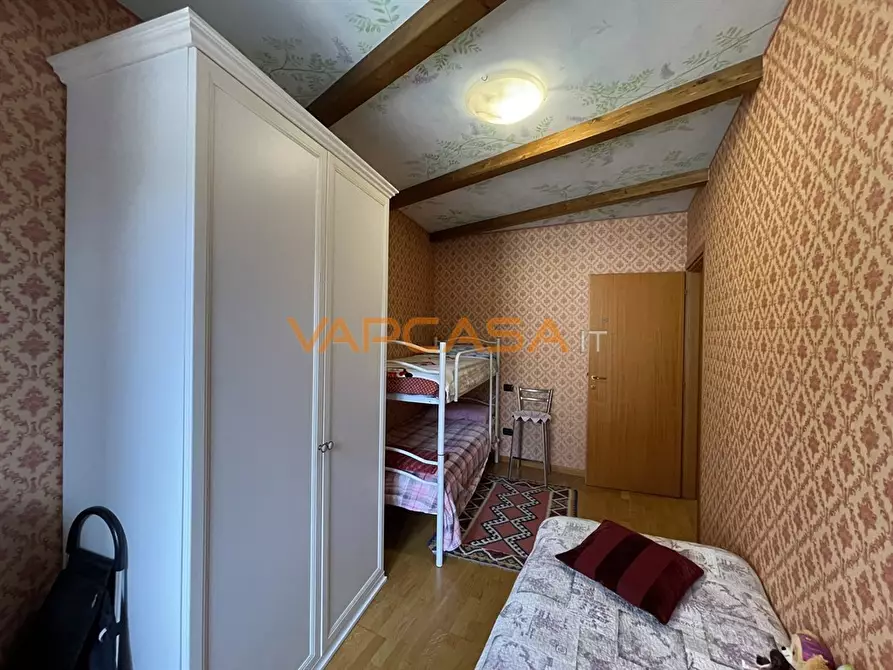 Immagine 3 di Appartamento in vendita  in Via Antonio Tadini a Romano Di Lombardia