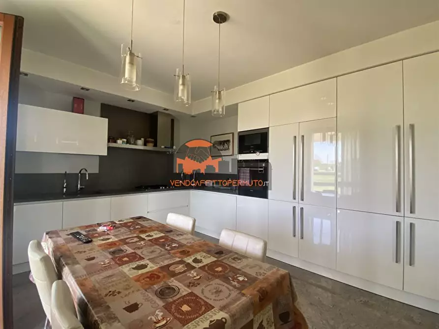 Immagine 2 di Villa in vendita  in VIA CAVOUR a Bolgare