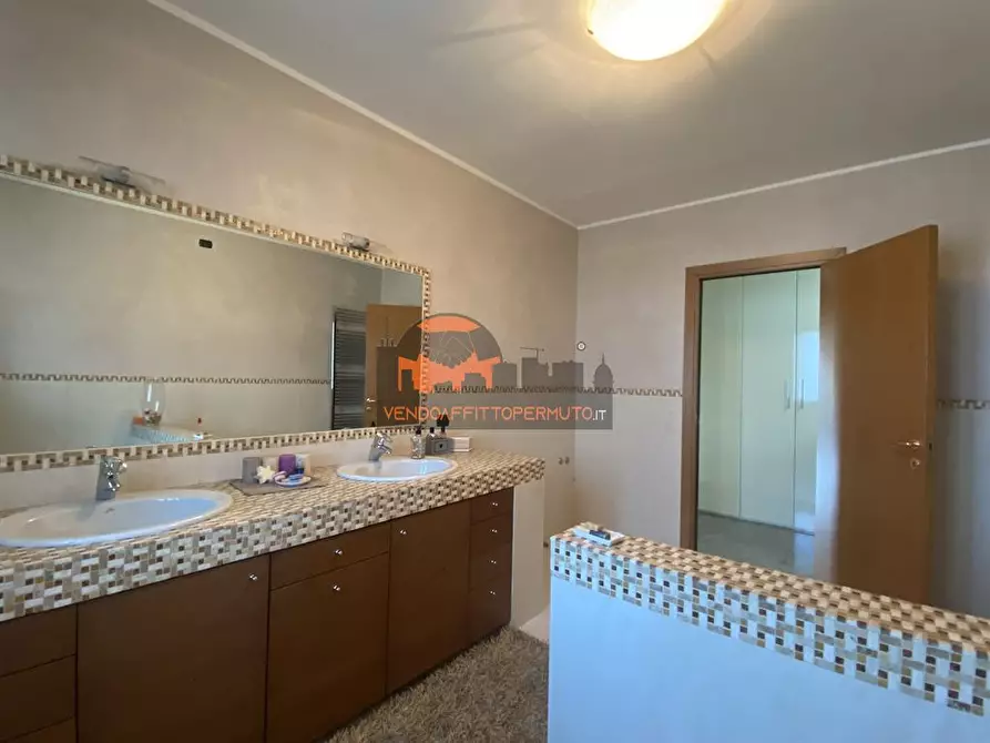 Immagine 9 di Villa in vendita  in VIA CAVOUR a Bolgare