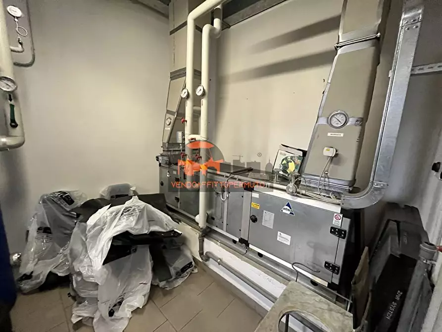 Immagine 5 di Locale commerciale in affitto  in VIA G. MARCONI a Calcinate