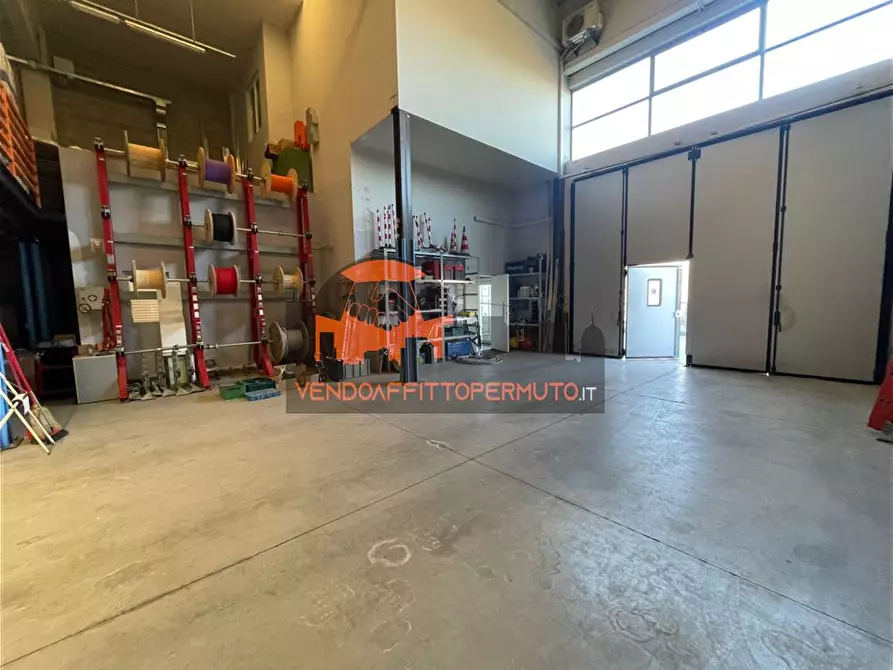 Immagine 3 di Capannone industriale in vendita  in VIALE DEL LAVORO a Romano Di Lombardia
