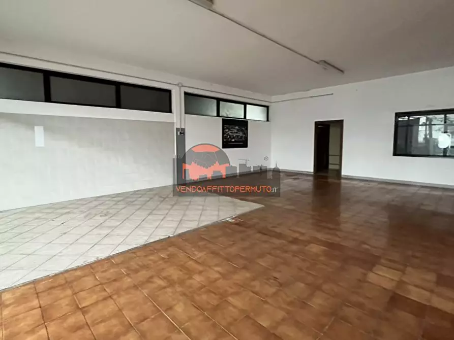 Immagine 9 di Locale commerciale in vendita  in VIA CARDUCCI a Cortenuova