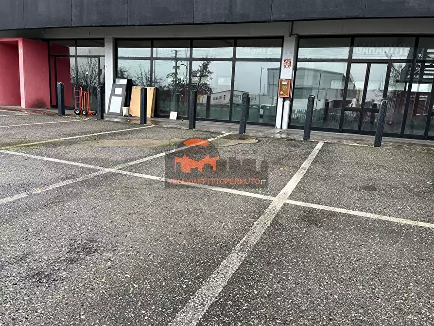 Immagine 3 di Locale commerciale in vendita  in VIA CARDUCCI a Cortenuova