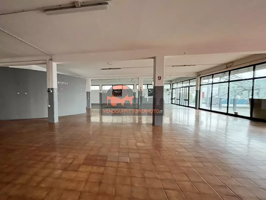 Immagine 7 di Locale commerciale in vendita  in VIA CARDUCCI a Cortenuova