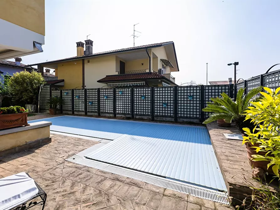 Immagine 5 di Villa in vendita  in VIA TITO SPERI a Chiari