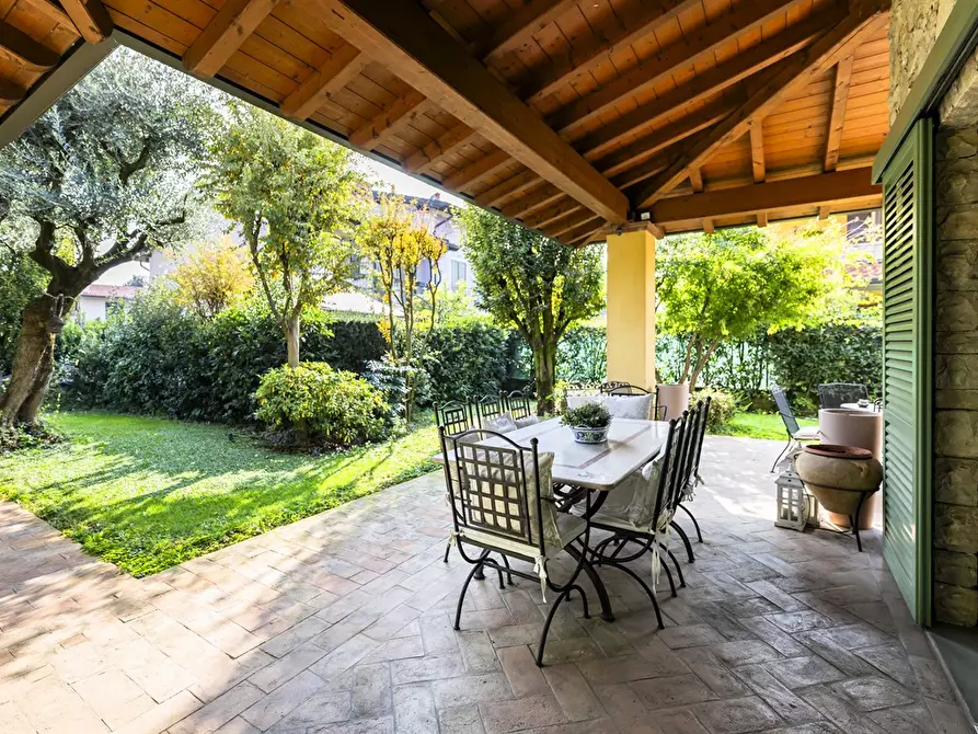 Immagine 1 di Villa in vendita  in VIA TITO SPERI a Chiari