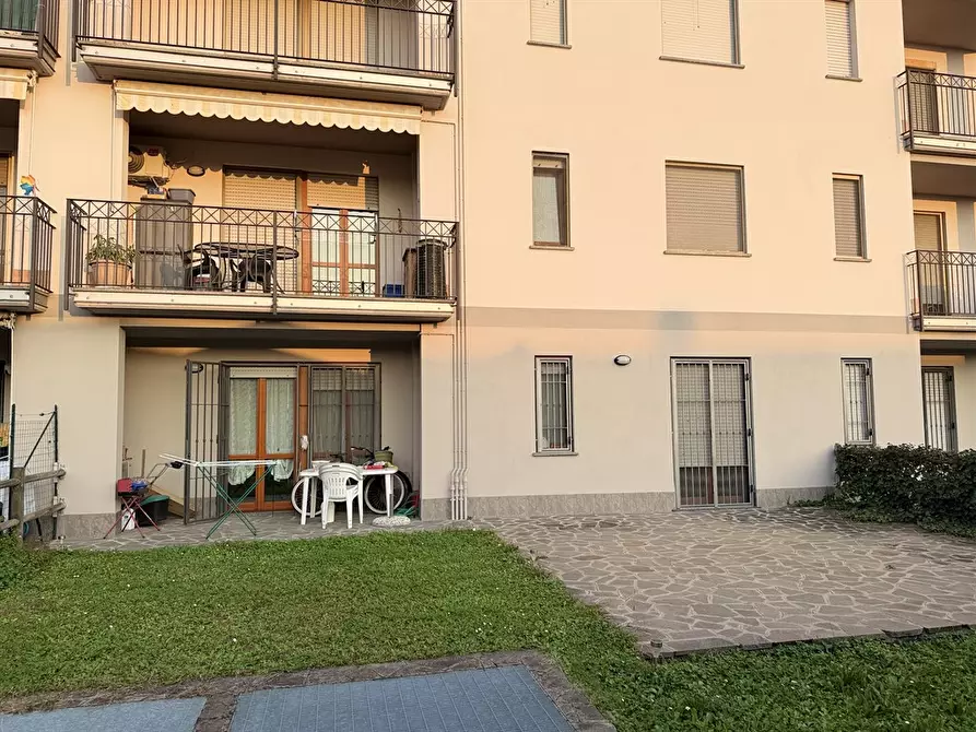 Immagine 2 di Appartamento in vendita  in Duca d'Aosta 20 a Romano Di Lombardia