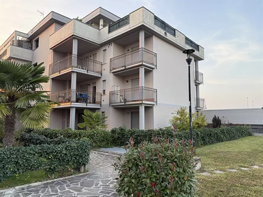 Immagine 7 di Appartamento in vendita  in Duca d'Aosta 20 a Romano Di Lombardia