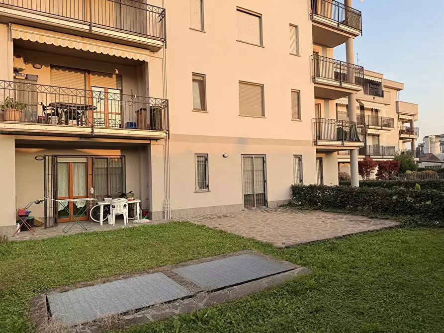 Immagine 1 di Appartamento in vendita  in Duca d'Aosta 20 a Romano Di Lombardia