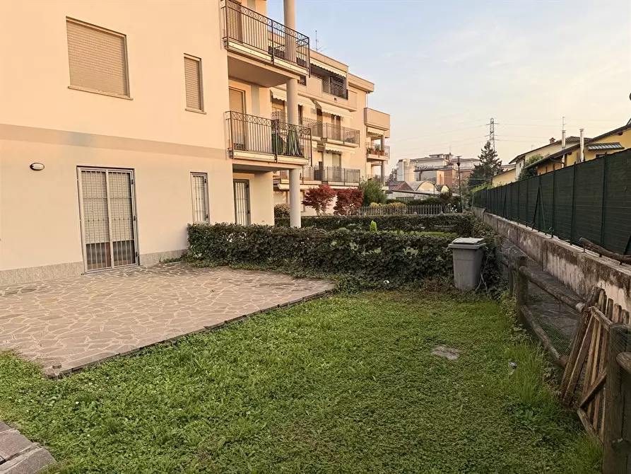 Immagine 3 di Appartamento in vendita  in Duca d'Aosta 20 a Romano Di Lombardia