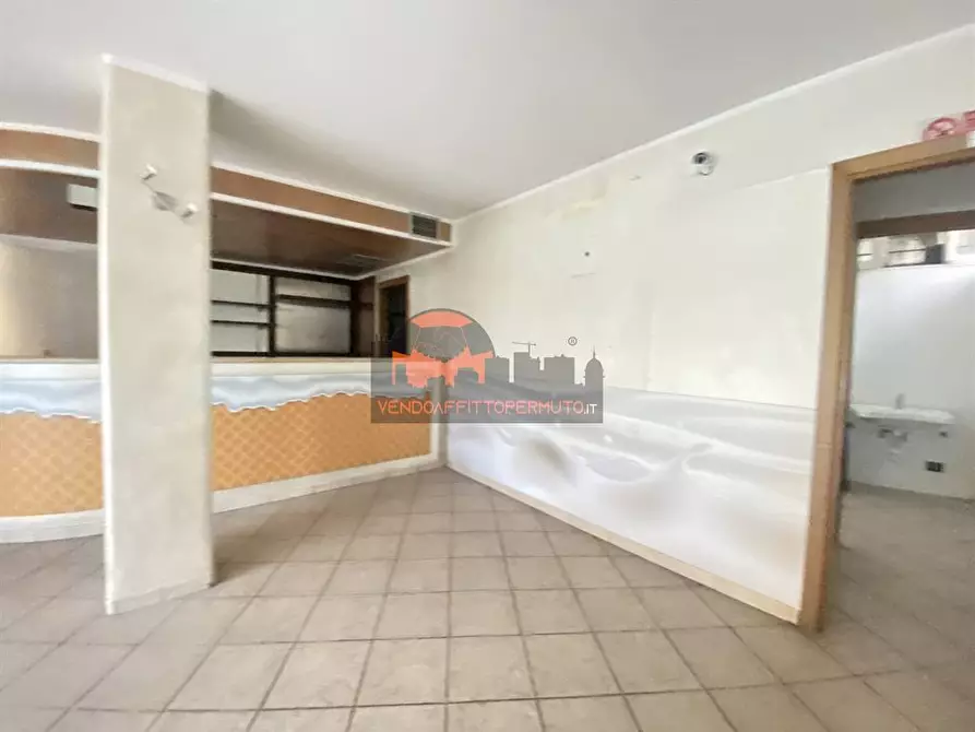 Immagine 6 di Locale commerciale in affitto  in VIALE PAPA GIOVANNI XXIII a Palosco