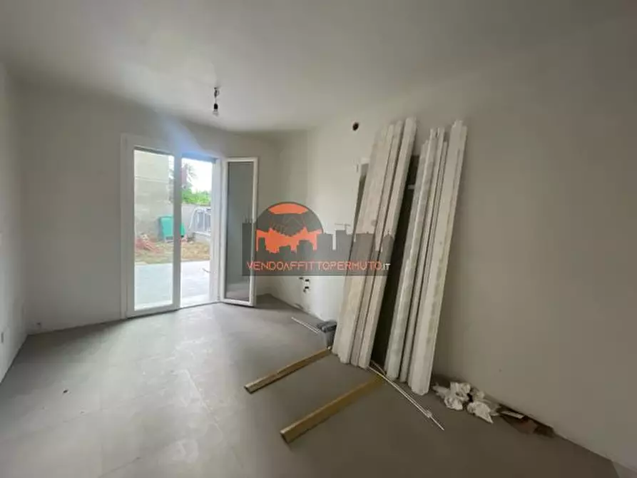 Immagine 1 di Appartamento in vendita  in VIA TORQUATO TASSO a Bariano