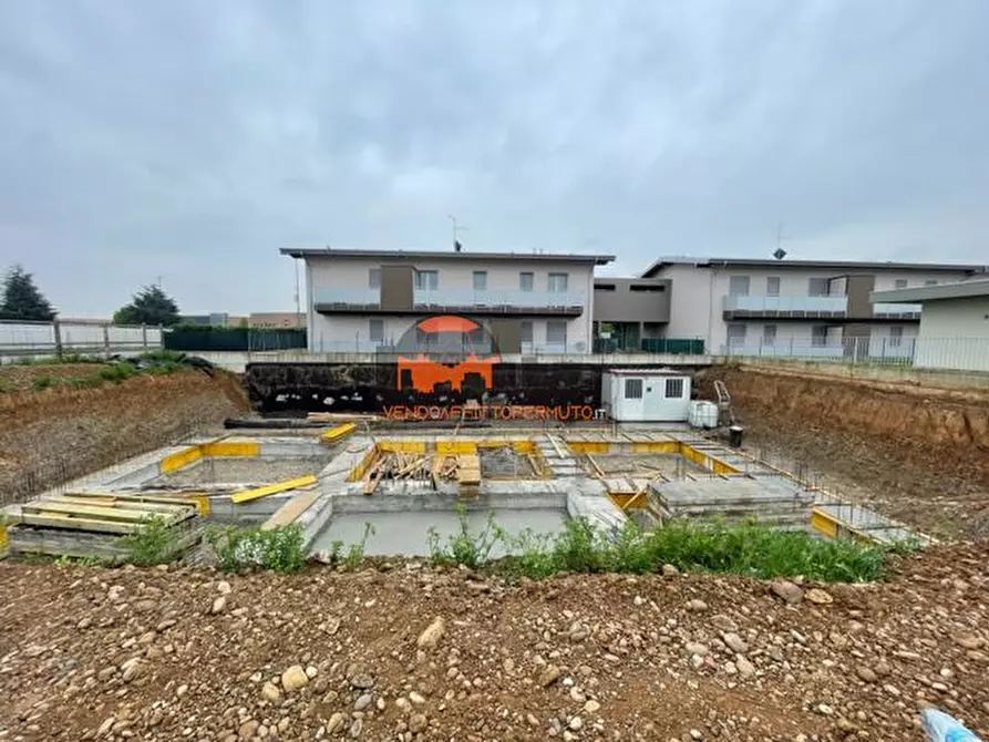 Immagine 1 di Appartamento in vendita  in via roggia mornichello a Cavernago