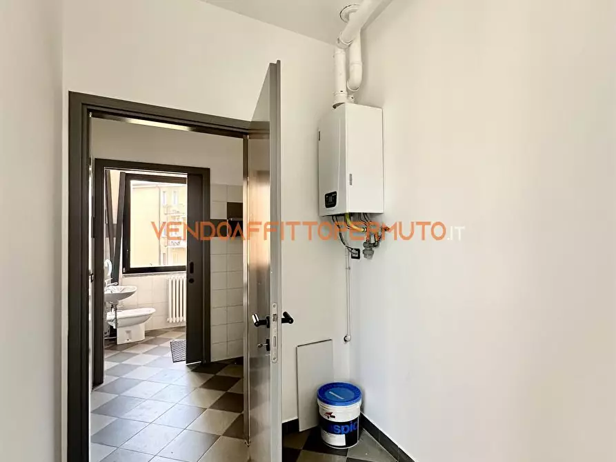 Immagine 4 di Ufficio in affitto  in VIA LEONCAVALLO a Treviglio