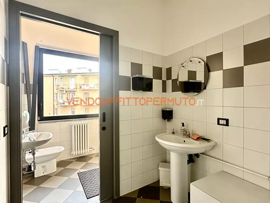 Immagine 5 di Ufficio in affitto  in VIA LEONCAVALLO a Treviglio
