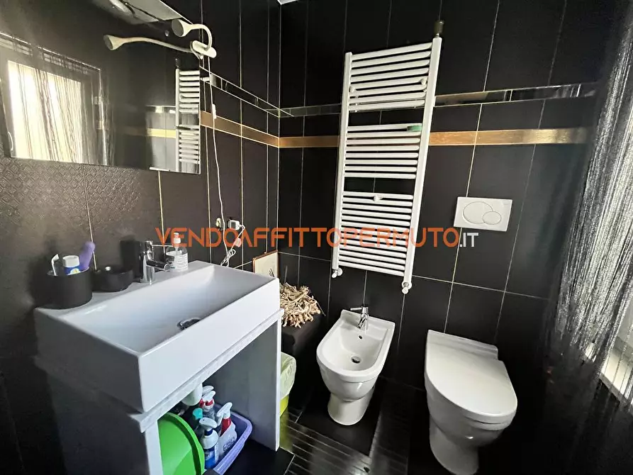 Immagine 6 di Ufficio in vendita  in VIA MATTEOTTI a Romano Di Lombardia