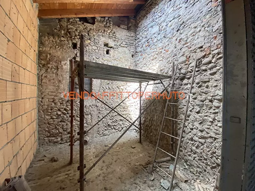 Immagine 2 di Palazzo in vendita  in VIA PAPA GIOVANNI a Calcio