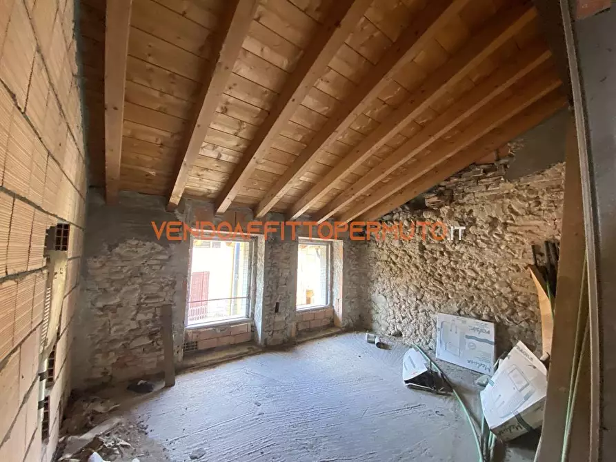 Immagine 1 di Palazzo in vendita  in VIA PAPA GIOVANNI a Calcio