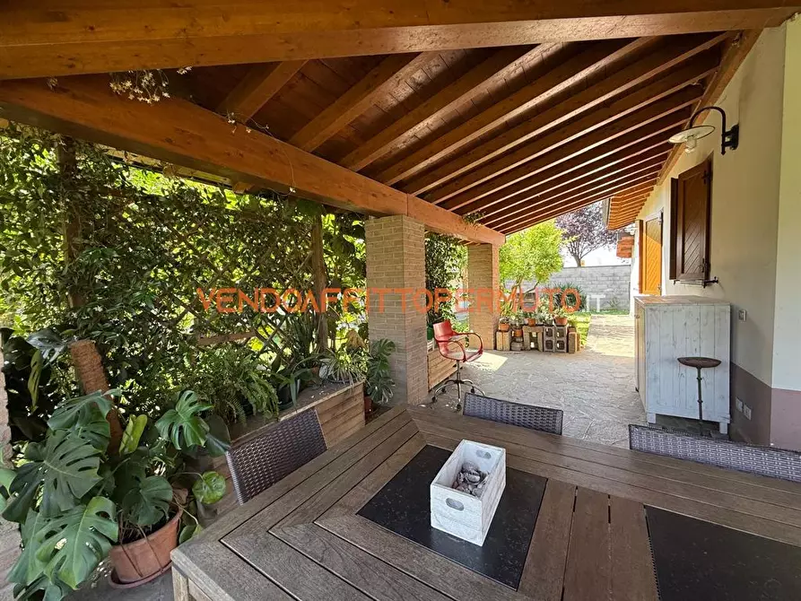 Immagine 9 di Villa in vendita  in VIA LOMBARDIA a Romano Di Lombardia