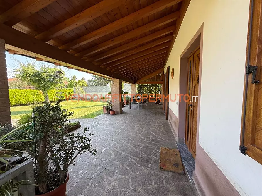 Immagine 4 di Villa in vendita  in VIA LOMBARDIA a Romano Di Lombardia