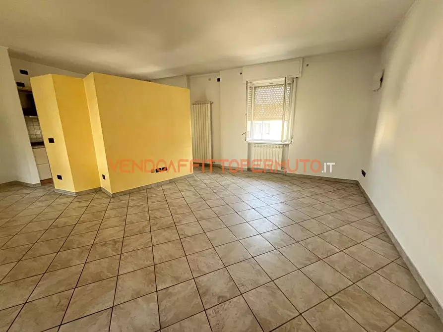 Immagine 4 di Casa indipendente in vendita  in VIA DONIZETTI a Romano Di Lombardia